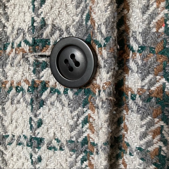 Gray Plaid Wool Coat - Picture 4 of 8